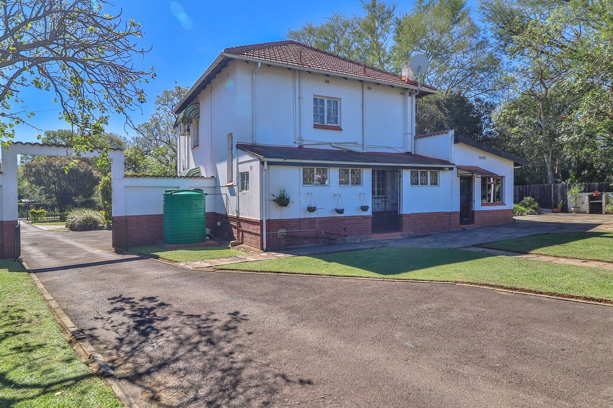 Spectacular Double-Storey Residence in Prime Scottsville Location - Photo 5