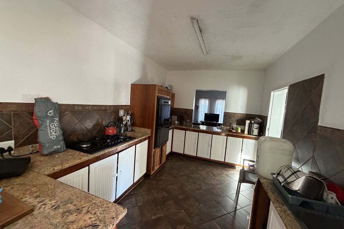 Townhouse For Sale In Louis Trichardt - Photo 4