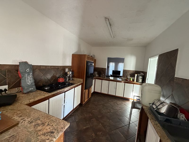 Townhouse For Sale In Louis Trichardt - Photo 4