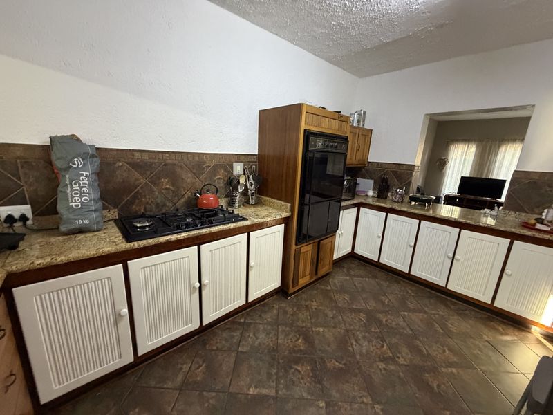 Townhouse For Sale In Louis Trichardt - Photo 9