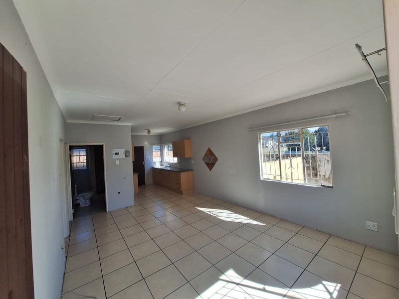 Apartment Rental Monthly In Newcastle - Photo 1