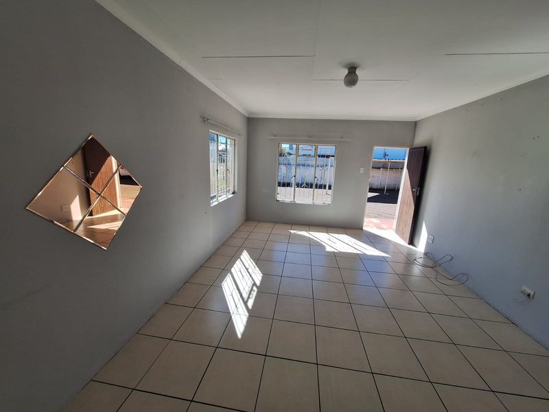 Apartment Rental Monthly In Newcastle - Photo 2