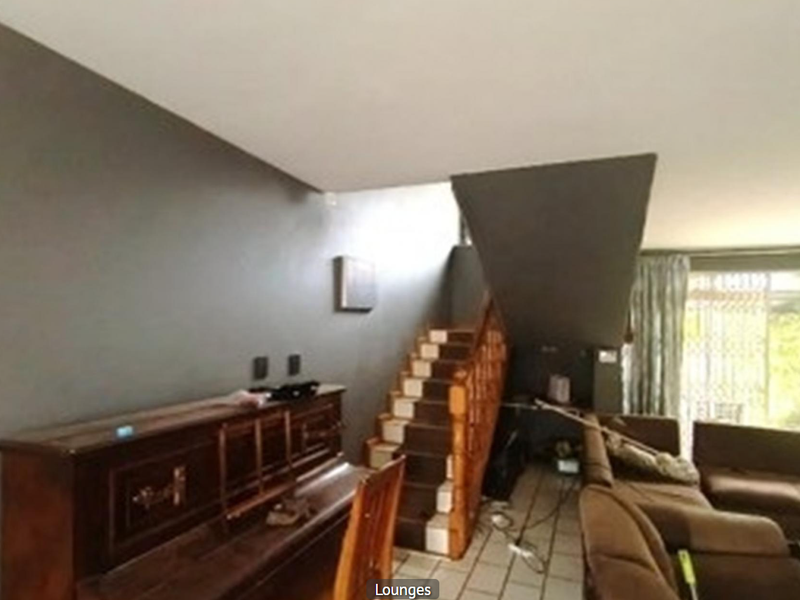 2 Bedroom Duplex Townhouse For Sale – Secure Living with a Private Garden - Photo 2