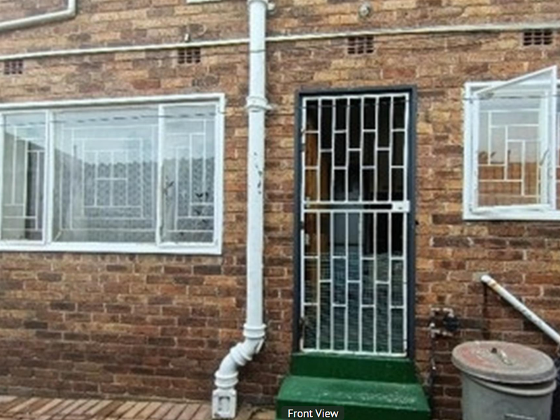 2 Bedroom Duplex Townhouse For Sale – Secure Living with a Private Garden - Photo 4
