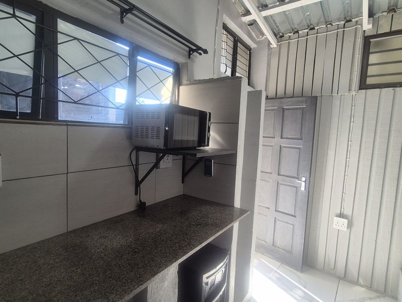 Neat & Cosy One Bedroom Unit for Rent in Montclair - Photo 2