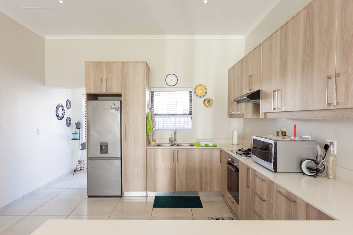 Modern Parkside Living in Plover Estate - Photo 5