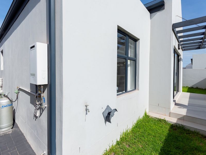 Modern Parkside Living in Plover Estate - Photo 10