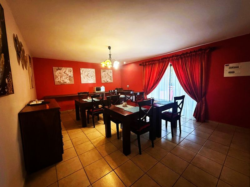 Spacious 7-bedroom Guest House for sale in Cashan, Rustenburg – a perfect investment opportunity! - Photo 4