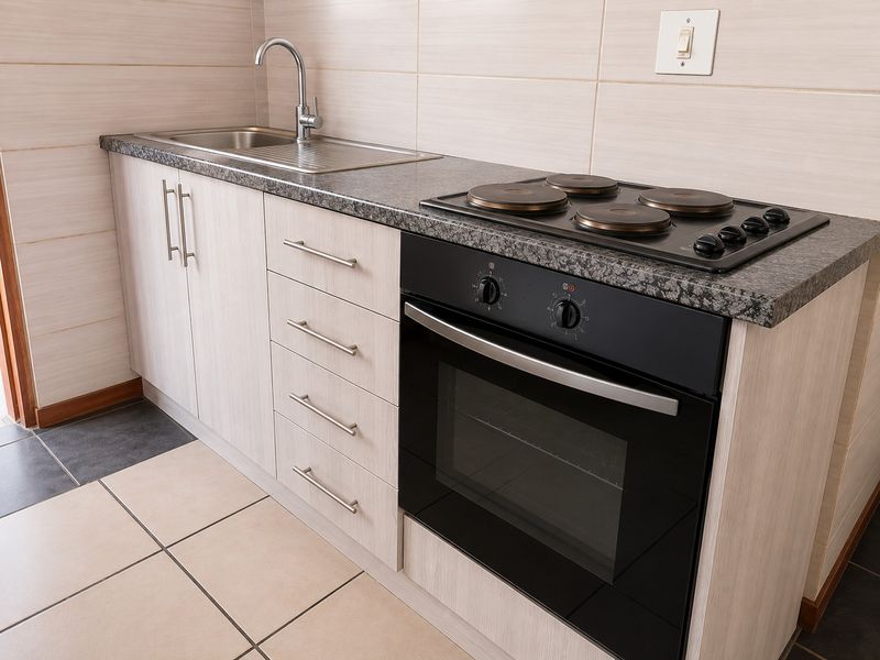 Spacious Family Home with Great Potential - Photo 3