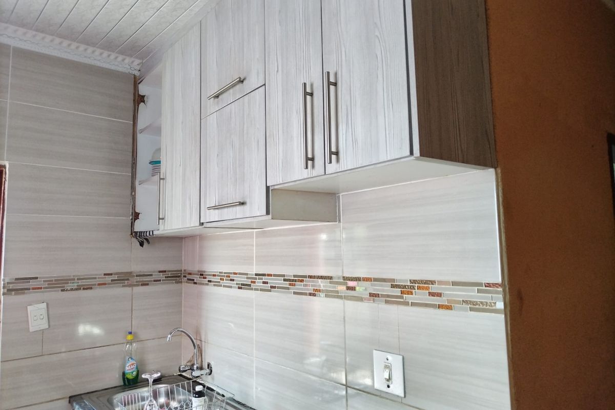 Spacious Family Home with Great Potential - Photo 2