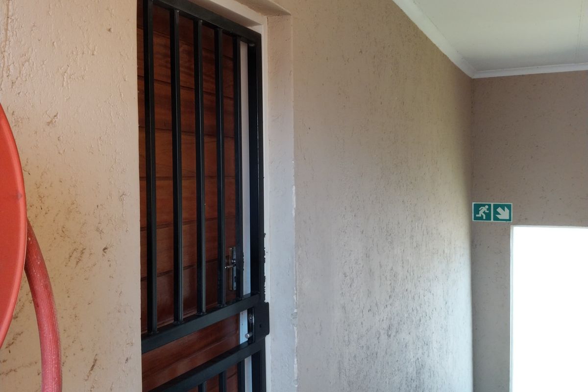 2 bedroom apartment for sale - Photo 3
