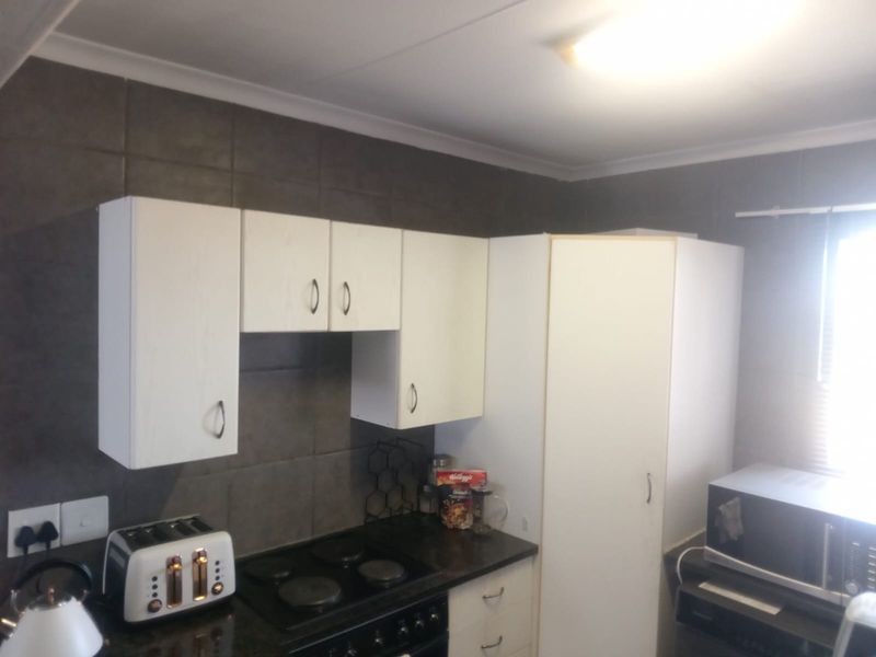 2 bedroom apartment for sale - Photo 6