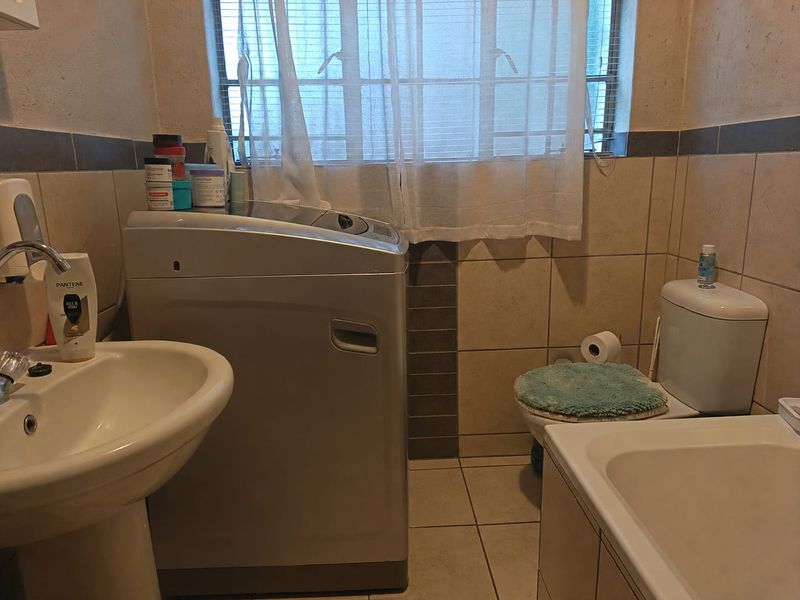 Two Bedroom Apartment Perfect for First-Time Buyers, Small Families & Investors! - Photo 10