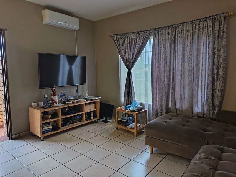 Two Bedroom Apartment Perfect for First-Time Buyers, Small Families & Investors! - Photo 5