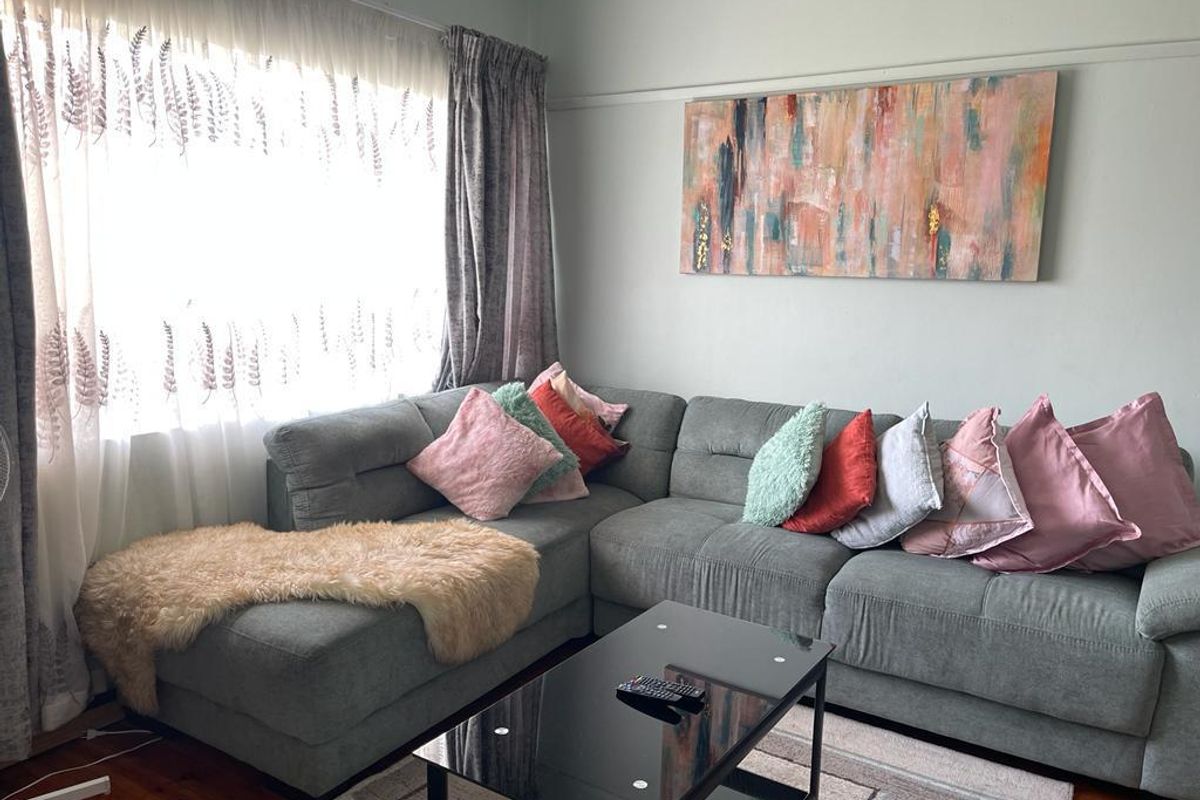 Invest Smart: 2 Bedroom Flat with Potential 3rd Bedroom - Photo 4