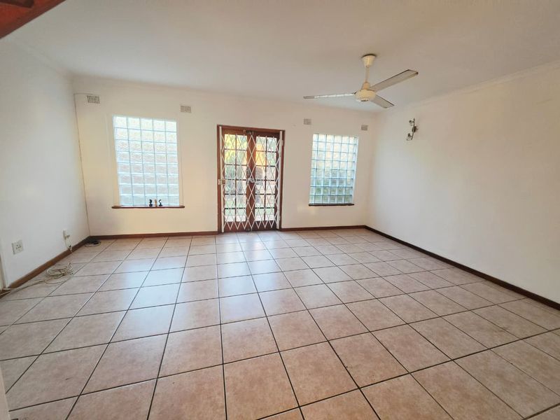 3 Bedroom Duplex - Photo 6