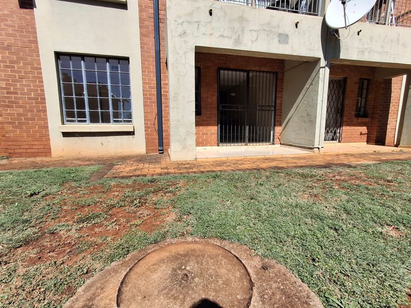 Lock up and go property in secure estate in Therespark - Photo 2