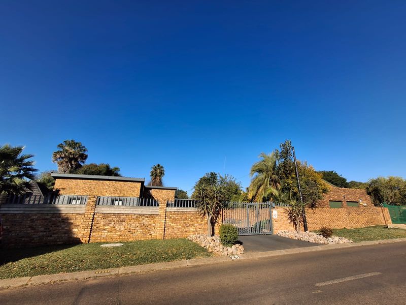 Contemporary Family Home in Theresapark - Photo 1
