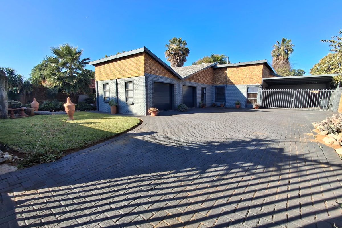 Contemporary Family Home in Theresapark - Photo 2