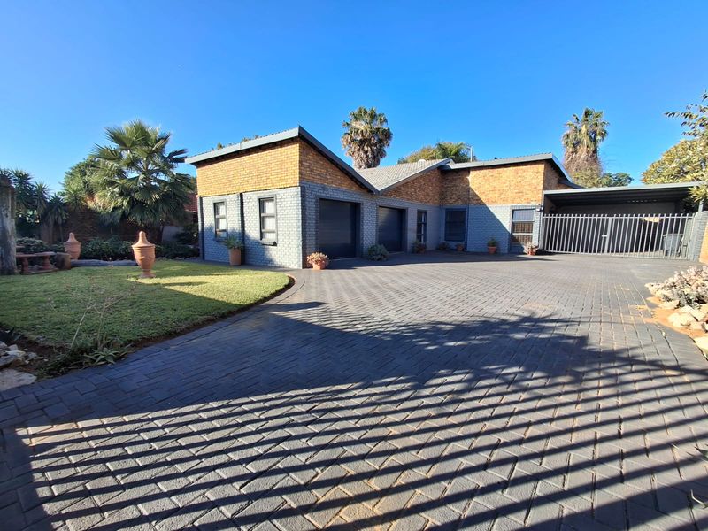 Contemporary Family Home in Theresapark - Photo 2