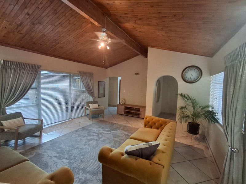 Well maintained family home in Theresapark - Photo 3
