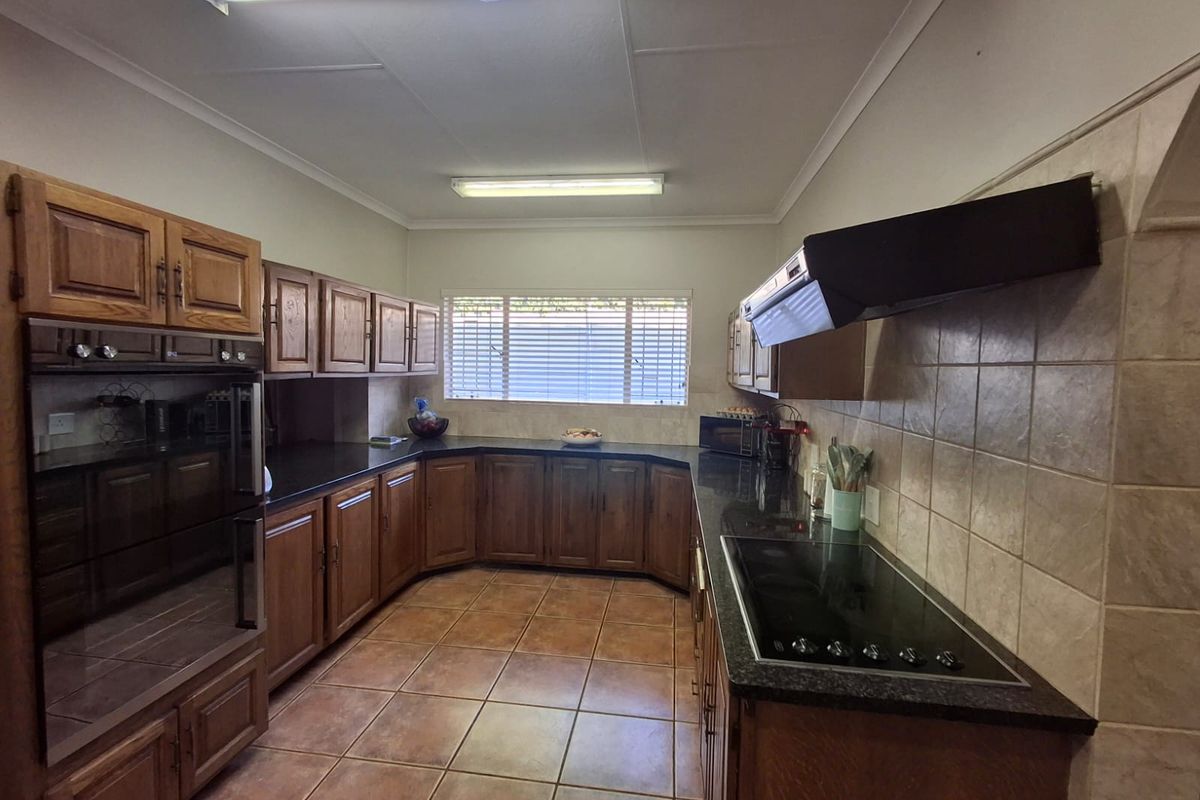 Well maintained family home in Theresapark - Photo 5