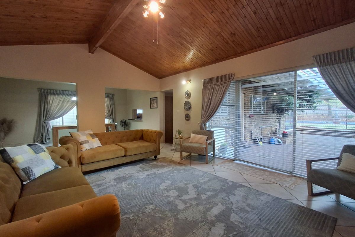 Well maintained family home in Theresapark - Photo 2