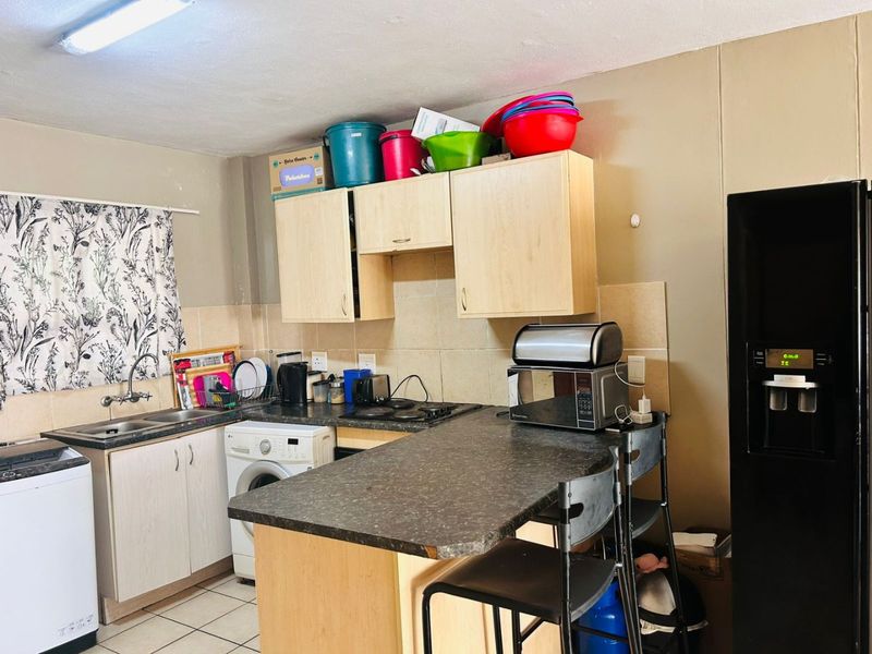 Neat and Secure 2-Bedroom Apartment in a Popular Complex - Photo 5