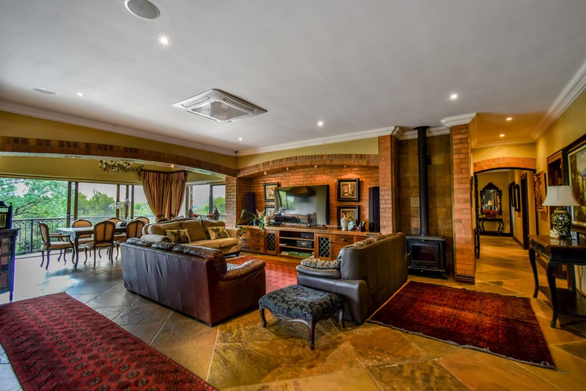 Unique Waterfront 5 Bedroomed Home in Sable Hills Waterfont Estate, Pretoia - Photo 4