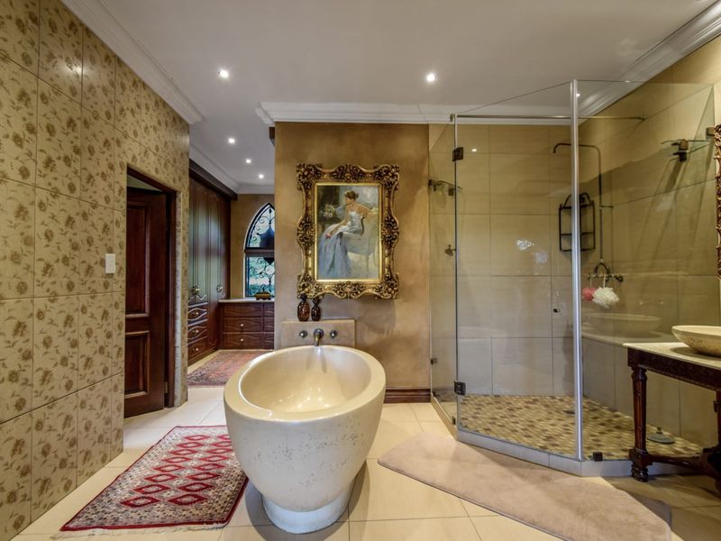 Unique Waterfront 5 Bedroomed Home in Sable Hills Waterfont Estate, Pretoia - Photo 9