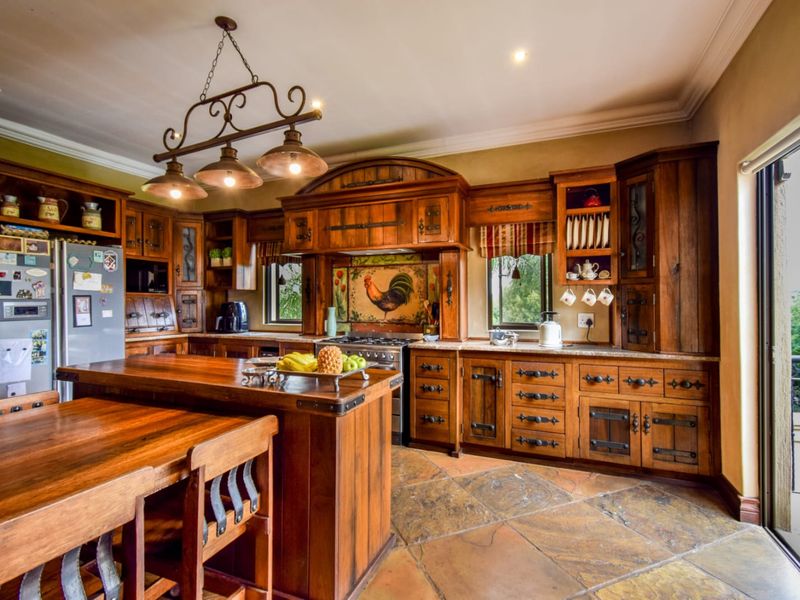 Unique Waterfront 5 Bedroomed Home in Sable Hills Waterfont Estate, Pretoia - Photo 6