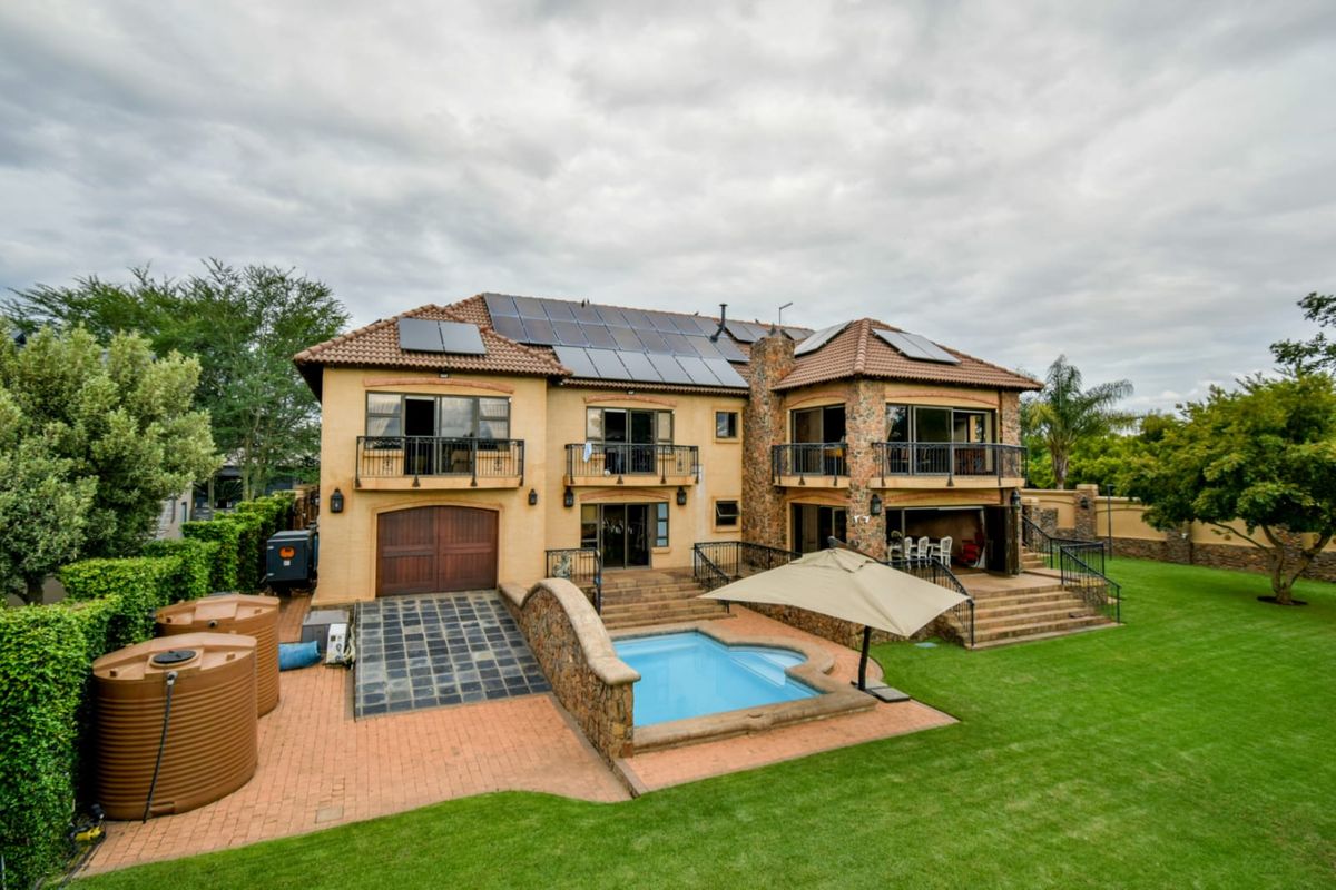 Unique Waterfront 5 Bedroomed Home in Sable Hills Waterfont Estate, Pretoia - Photo 5