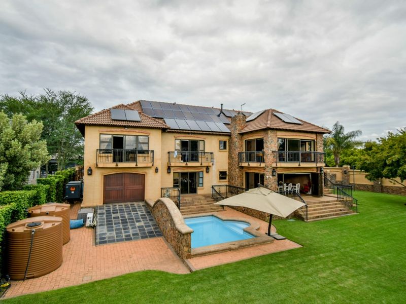 Unique Waterfront 5 Bedroomed Home in Sable Hills Waterfont Estate, Pretoia - Photo 5