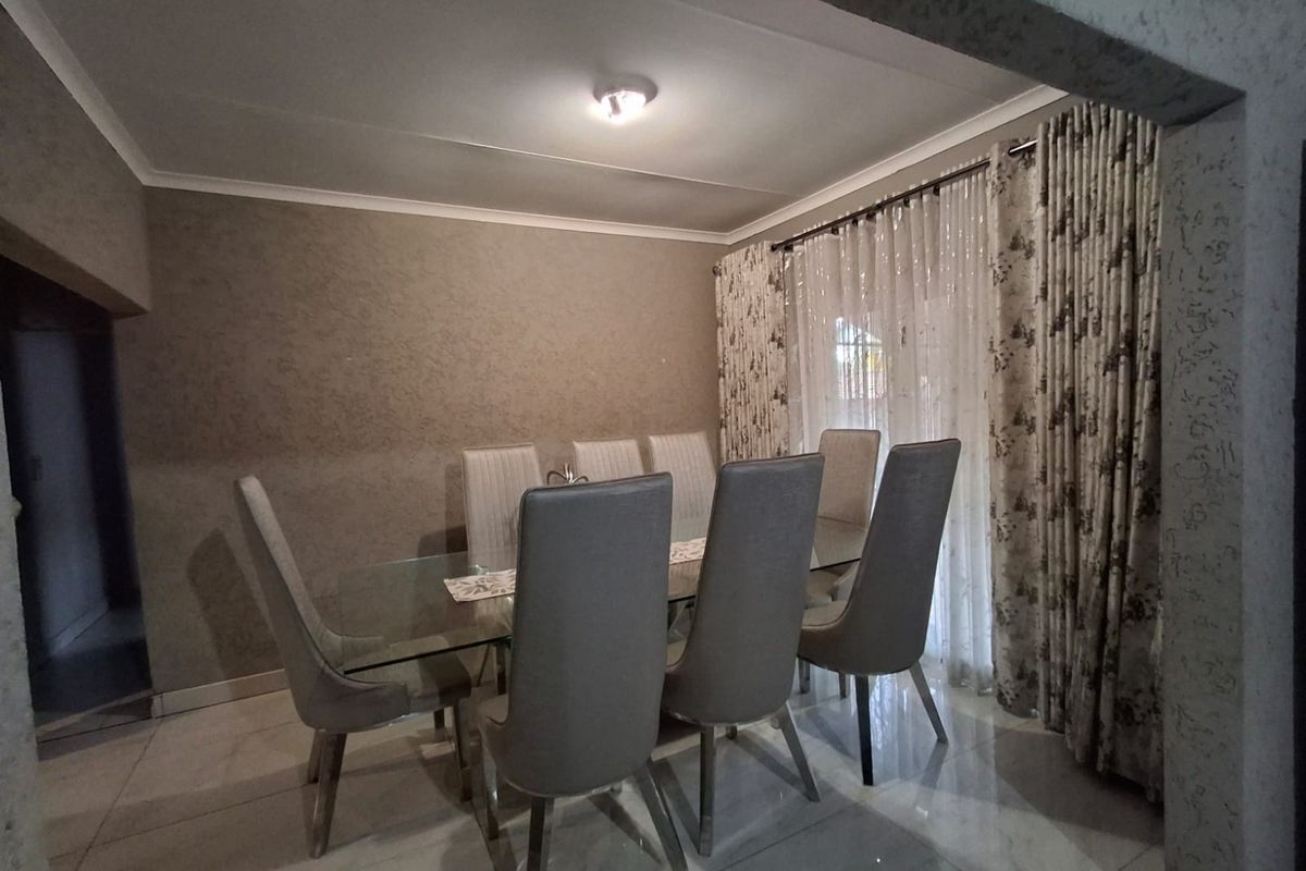 Spacious Updated Family Home with Pool & Excellent Extra Potential - Photo 4