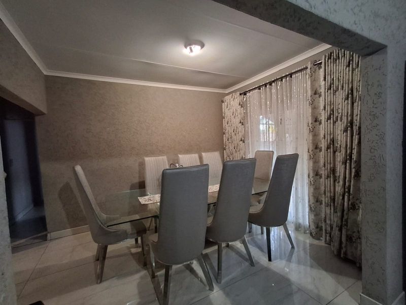 Spacious Updated Family Home with Pool & Excellent Extra Potential - Photo 4