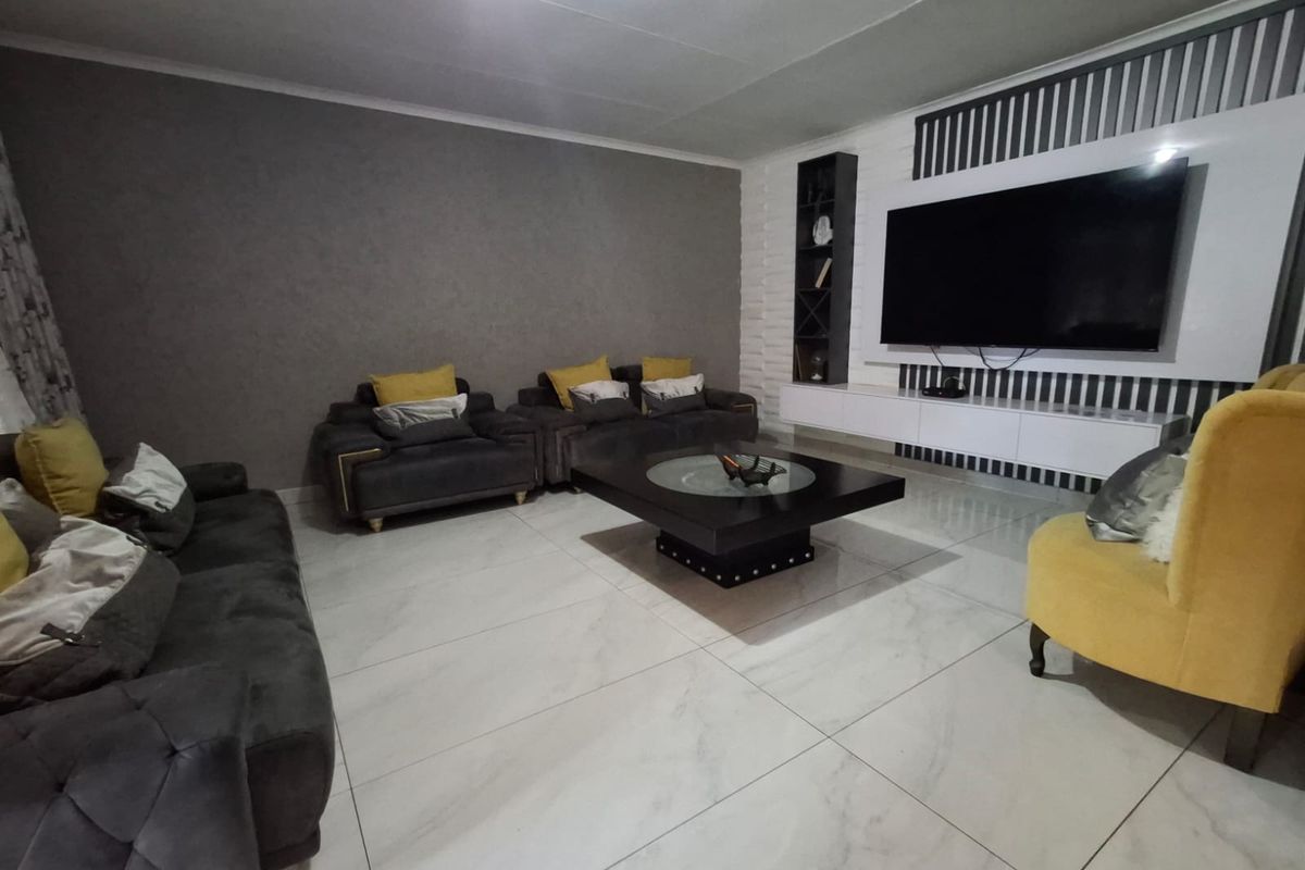 Spacious Updated Family Home with Pool & Excellent Extra Potential - Photo 3