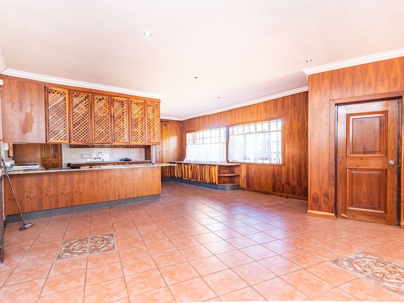 Stunning 4-Bedroom Freehold Home in the Heart of Monument, Krugersdorp - Photo 6