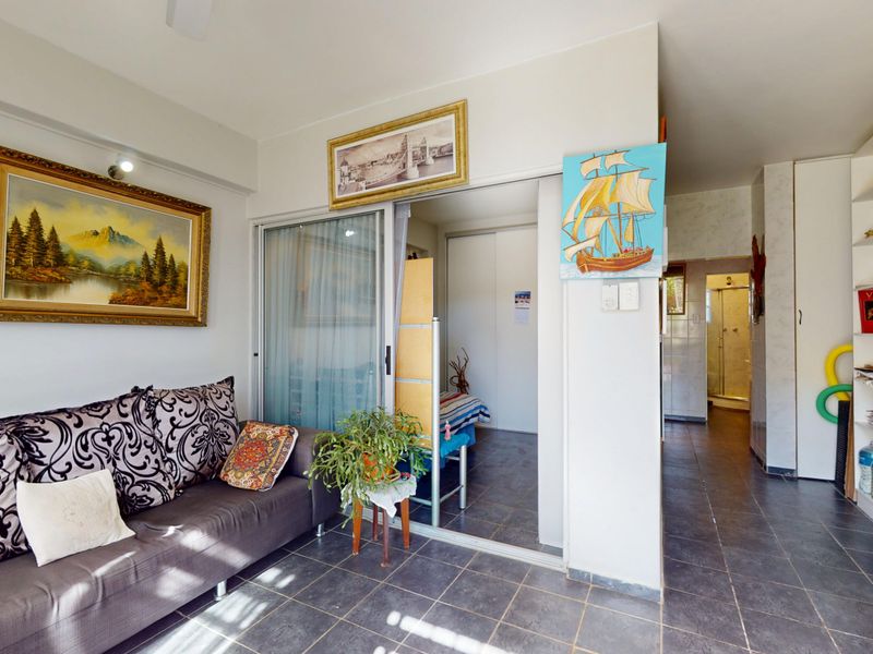North Facing Gem with Private Garden – Perfect Starter or Investment - Photo 2
