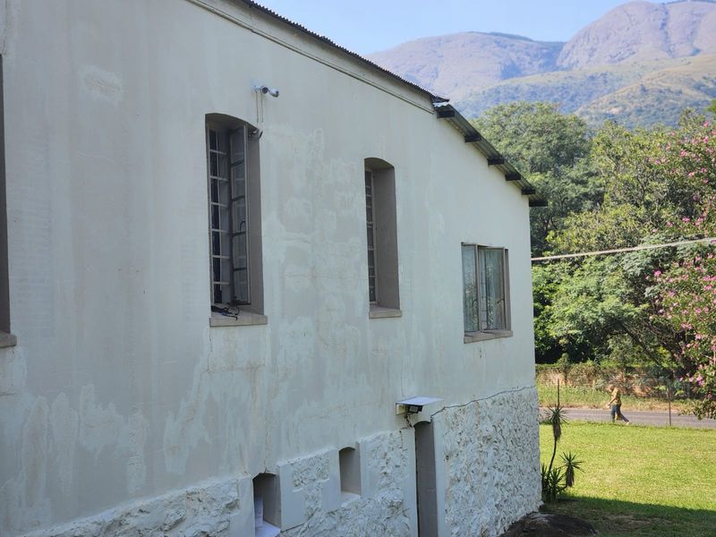 Solid charm with income potential and breathtaking views - Photo 3