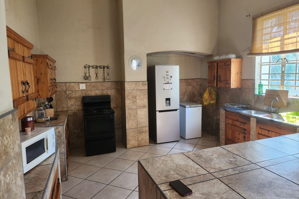 Solid charm with income potential and breathtaking views - Photo 4