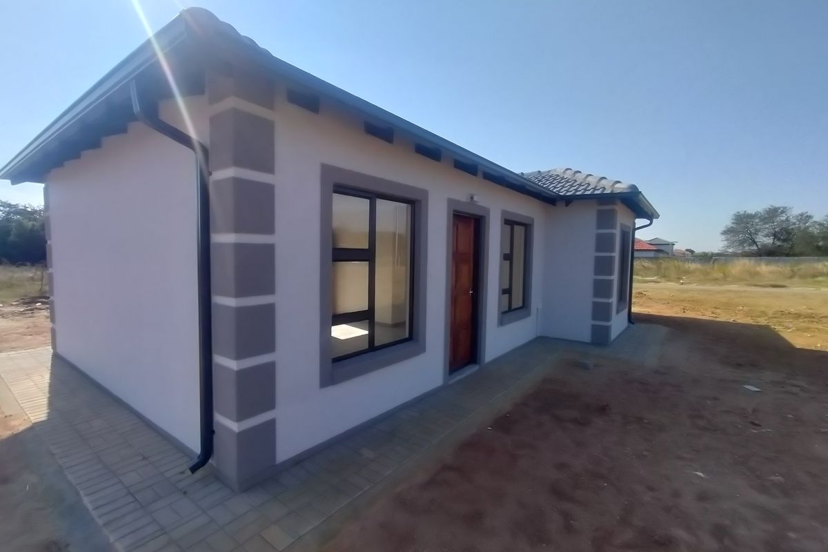 Modern New Builds with Solar Geyser & Aluminium Windows – Tailor-Made for You - Photo 3