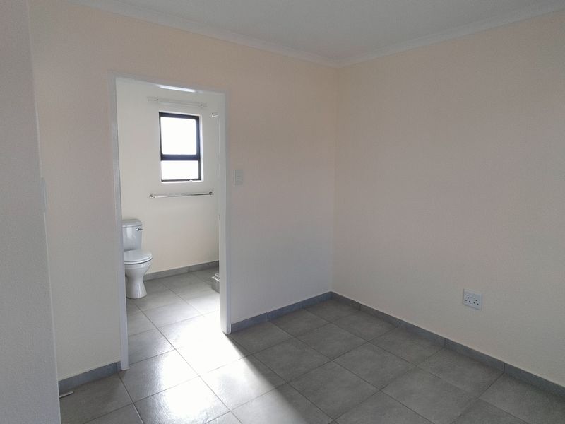 Brand-New Full Title Homes – You Choose the Stand, Size & Finishes - Double Storey House - Photo 7