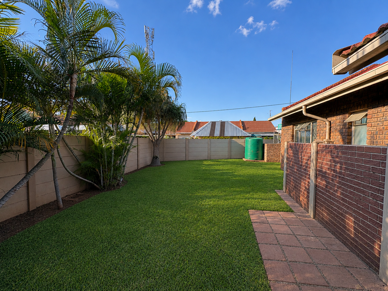 Easy Living in a Peaceful Complex Community - Photo 2