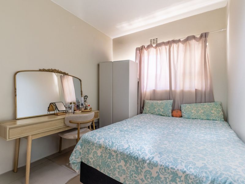 Modern 2-Bed, 2-Bath Unit for Sale in Isabel Estate, North Riding - Photo 9
