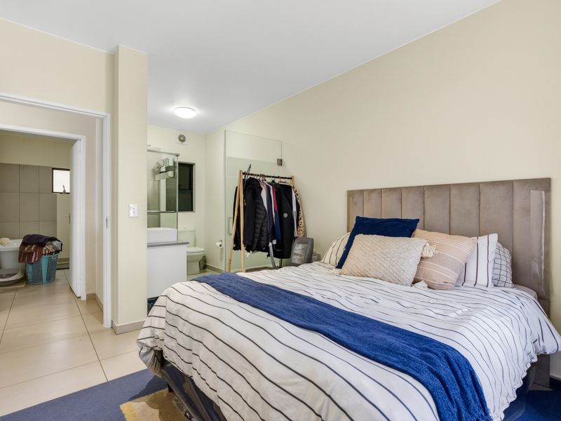 Modern 2-Bed, 2-Bath Unit for Sale in Isabel Estate, North Riding - Photo 8