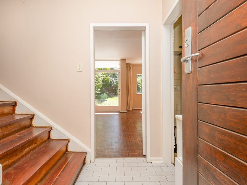 Spacious Double-Storey 2-Bedroom Garden Apartment to Rent in Sandton - Photo 3