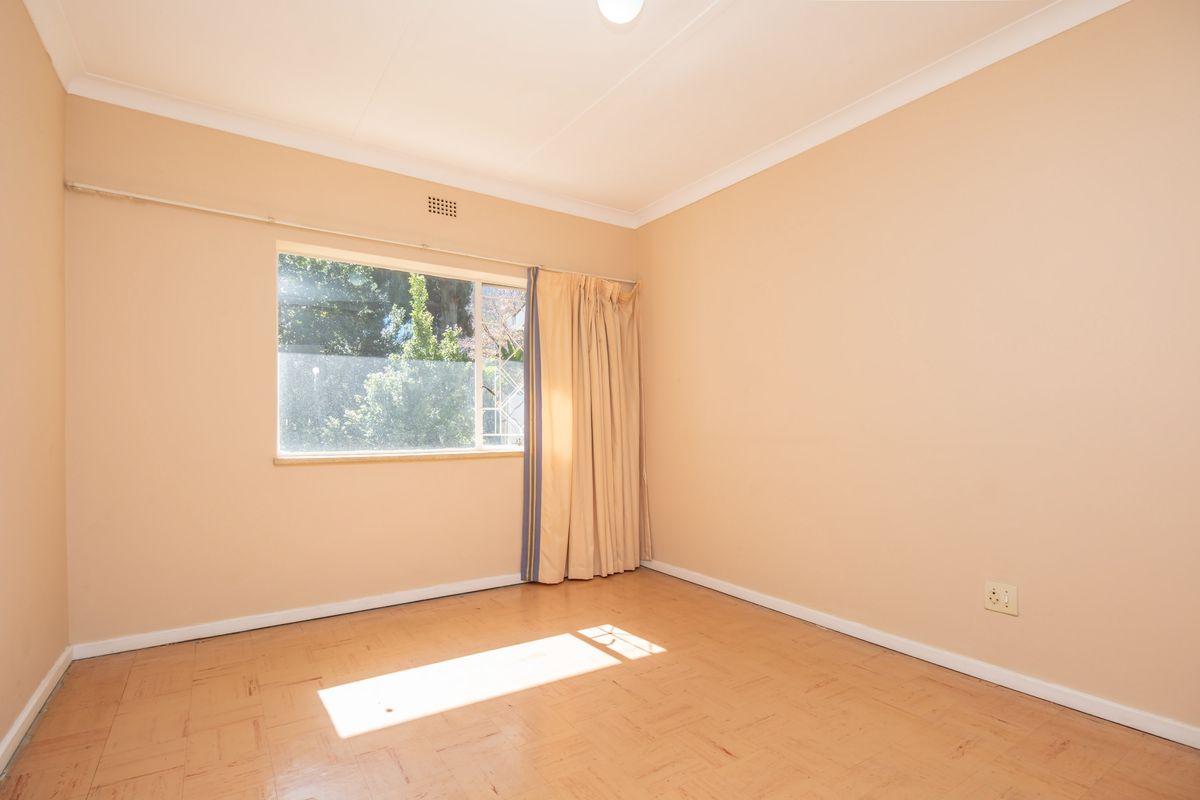 Spacious Double-Storey 2-Bedroom Garden Apartment to Rent in Sandton - Photo 5