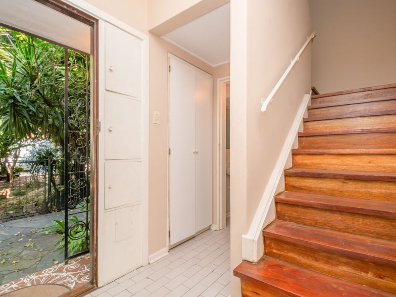 Spacious Double-Storey 2-Bedroom Garden Apartment to Rent in Sandton - Photo 8