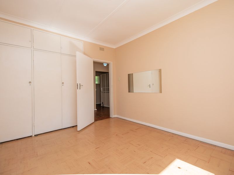 Spacious Double-Storey 2-Bedroom Garden Apartment to Rent in Sandton - Photo 6