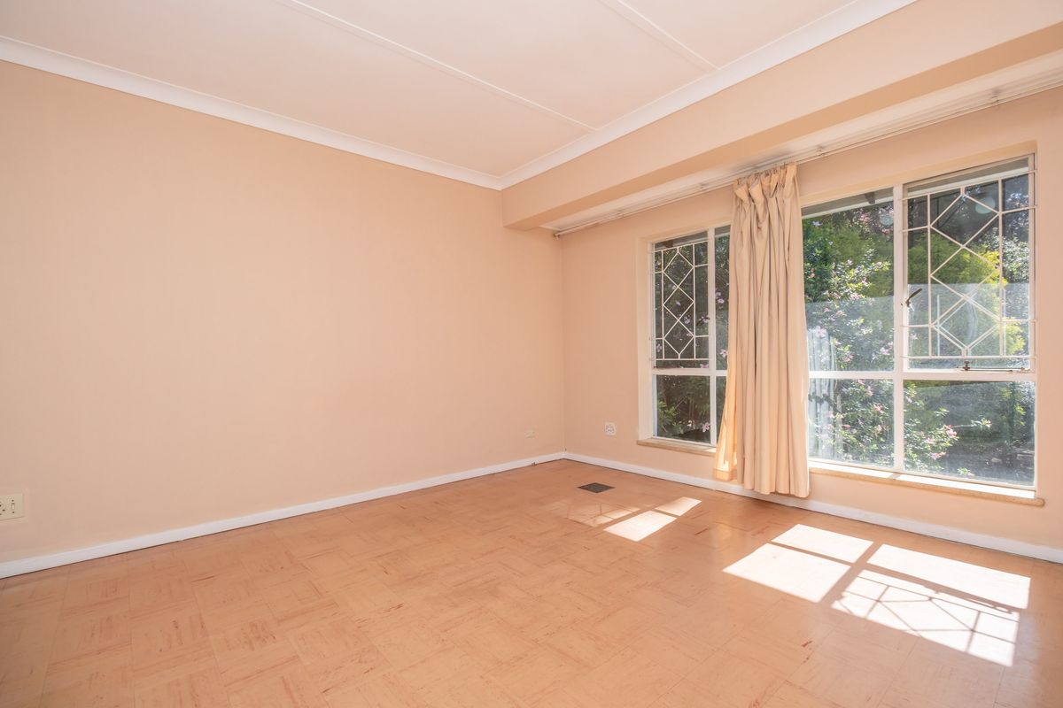 Spacious Double-Storey 2-Bedroom Garden Apartment to Rent in Sandton - Photo 2